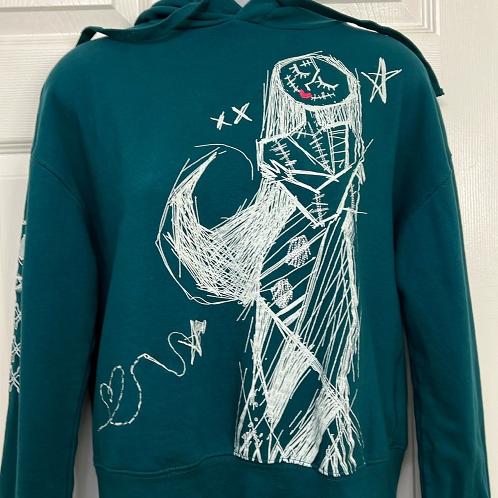 Disney Jack and Sally hoodie. Size M.Adult size. Worn Once. True to size. - Picture 4 of 7